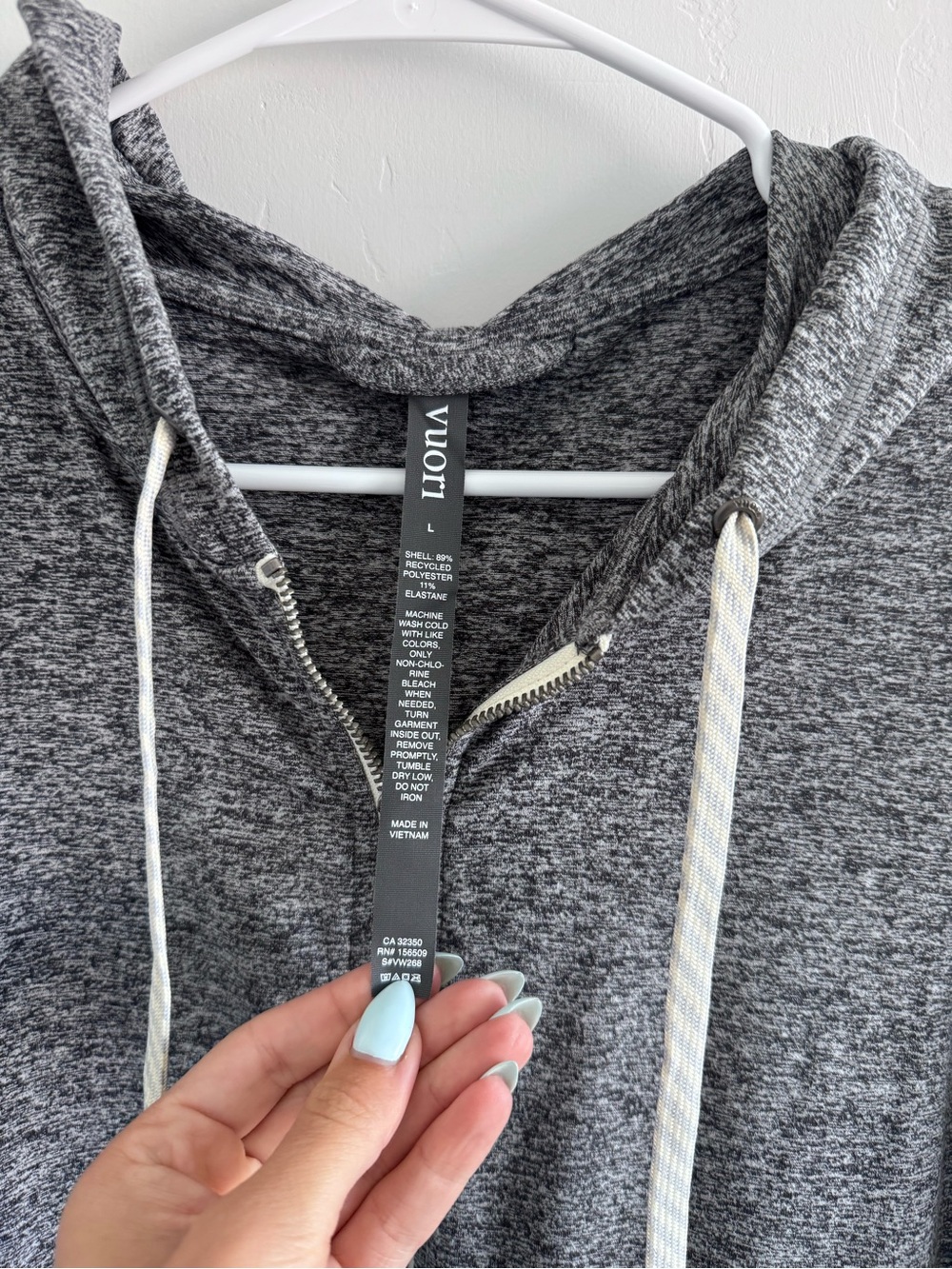 Vuori Halo Performance Hoodie 2.0 Heather Grey LARGE - Picture 3 of 5